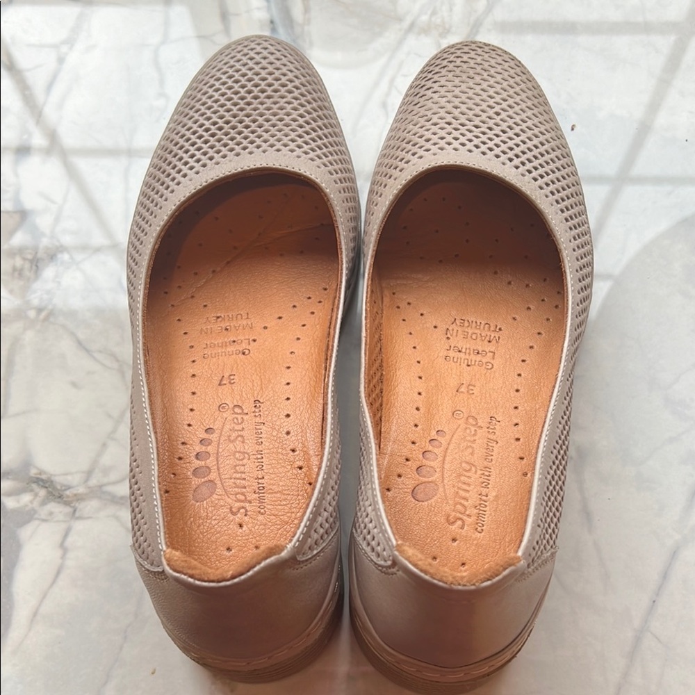 Spring Step Gray Textured Loafers with Classic Silhouette